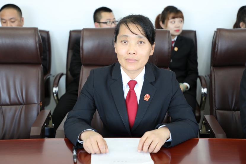 办公室秘书张春艳