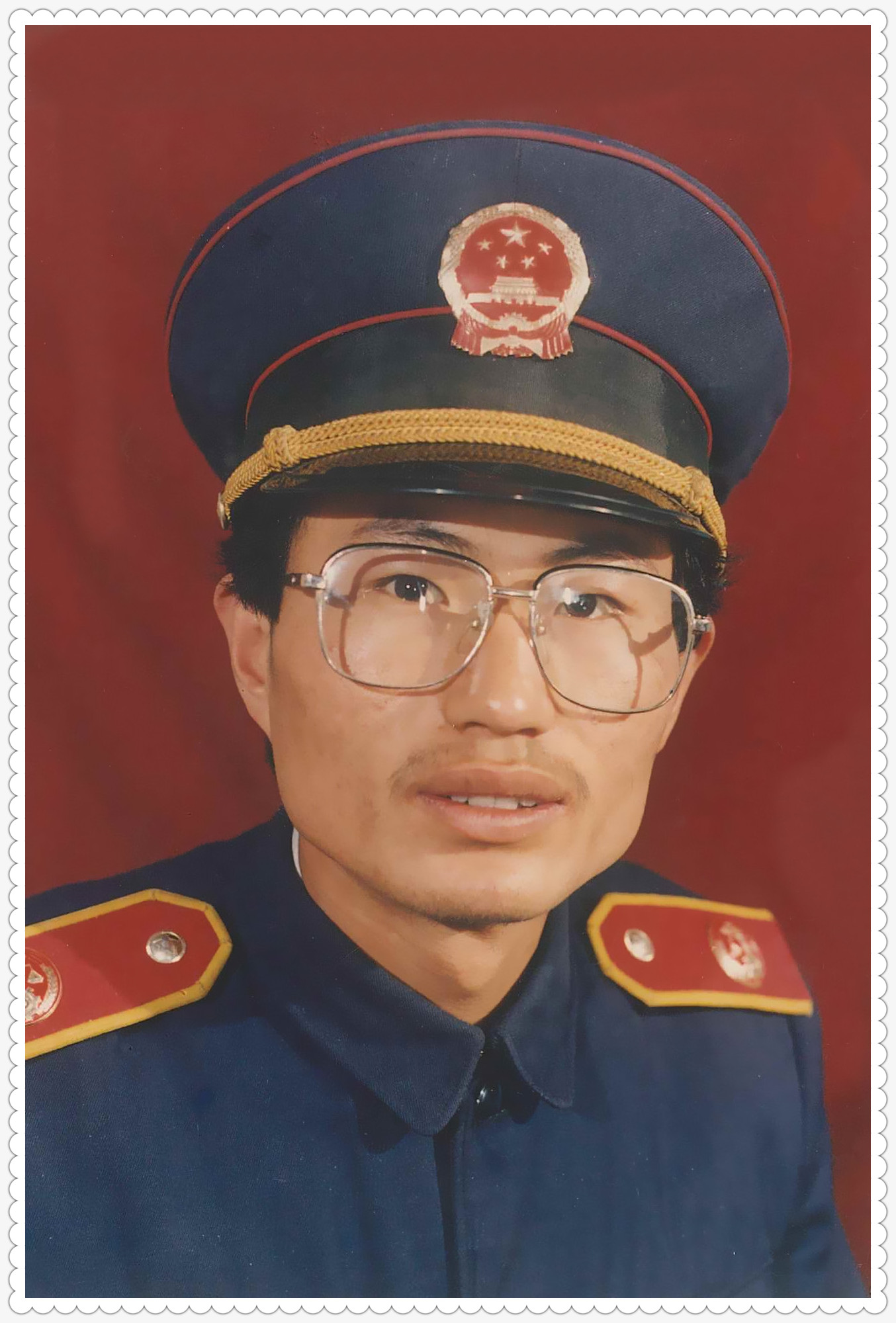 从2002年1月1日起颁布施行的新法官法,到最高人民法院编发的《法官